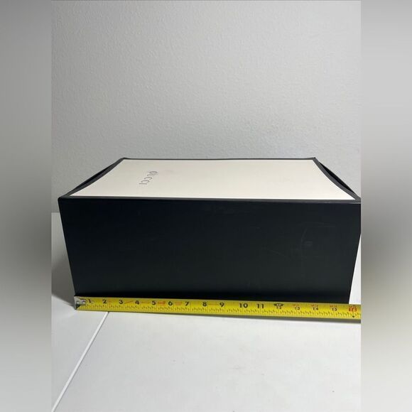 GUCCI LARGE WHITE  BLACK EMPTY BOX W/ 2 DUST SHOE BAGS SATIN IVORY TISSUE - Picture 4 of 8